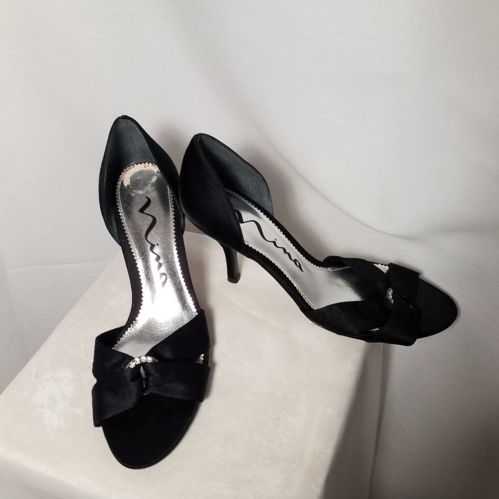 Nina (NWOT)black evening heels
